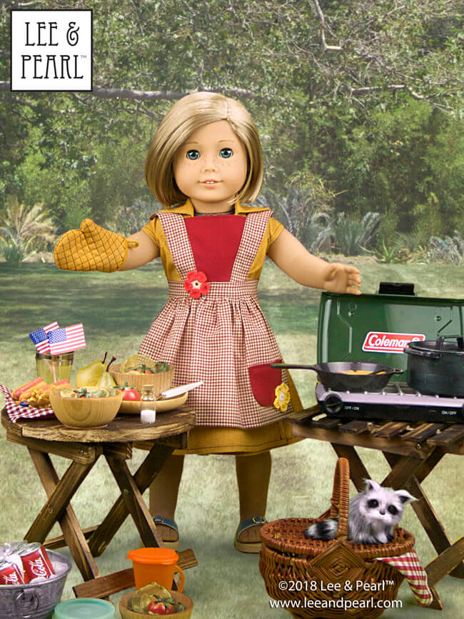 Happy July 4th from Lee & Pearl! Click through to our Newsletter to learn more about the patterns and props we used in our Independence Day picnic scene — and also find links to our tutorials for painting BBQ-ready faux cast iron pots, and making lettuce leaves out of green organza fabric.