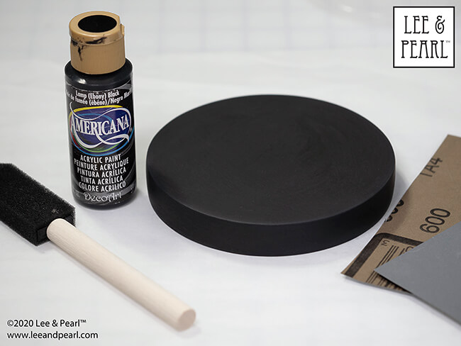 Here's a fun Halloween tutorial — follow our step-by-step directions to paint your own faux soapstone tabletop for dolls, just like the one we made for the Lee & Pearl Mad Scientist Laboratory extravaganza!